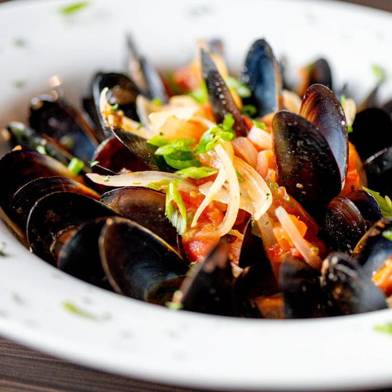 P.E.I. mussels in tomato broth