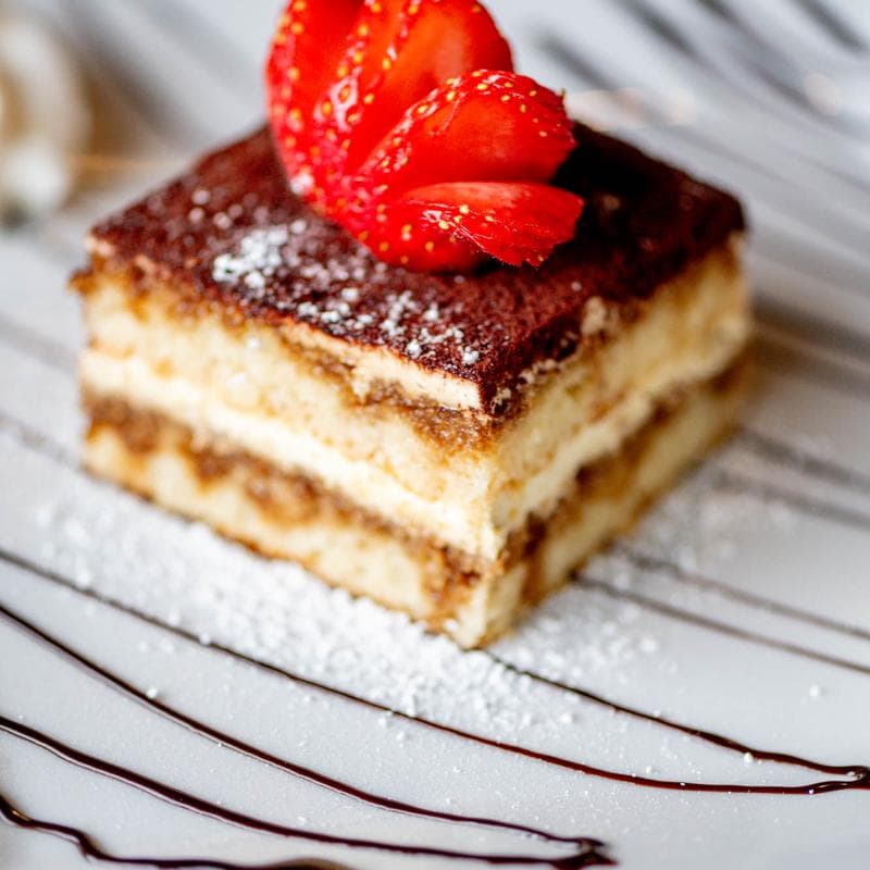 Tiramisu with strawberries